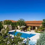My Dalmatia - Olea With Private Heated Pool And Sauna Vakantiehuis *