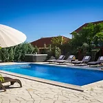 My Dalmatia - Olea With Private Heated Pool And Sauna Vakantiehuis Velika Cista (Sibenik-Knin)
