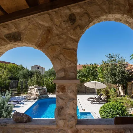 My Dalmatia - Olea With Private Heated Pool And Sauna Velika Cista (Sibenik-Knin)