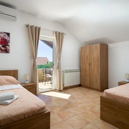 My Dalmatia - Olea With Private Heated Pool And Sauna Velika Cista (Sibenik-Knin)