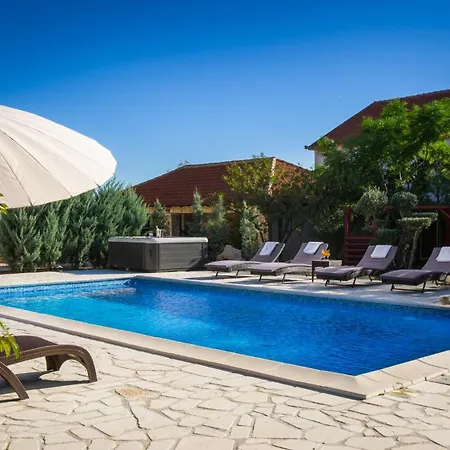 My Dalmatia - Olea With Private Heated Pool And Sauna Casa vacanze Velika Cista (Sibenik-Knin)
