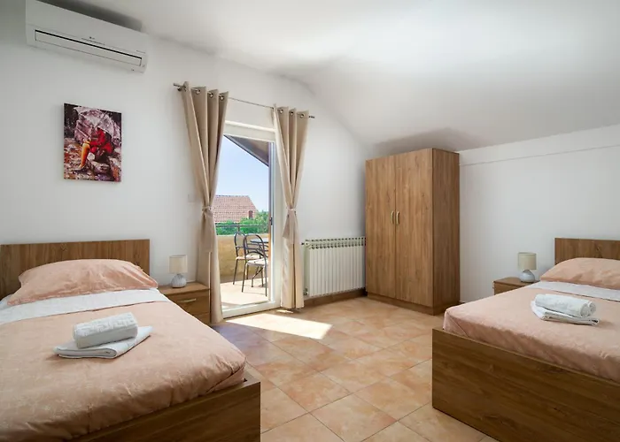 My Dalmatia - Olea With Private Heated Pool And Sauna Velika Cista (Sibenik-Knin)