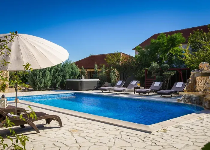 My Dalmatia - Olea With Private Heated Pool And Sauna Vakantiehuis Velika Cista (Sibenik-Knin)